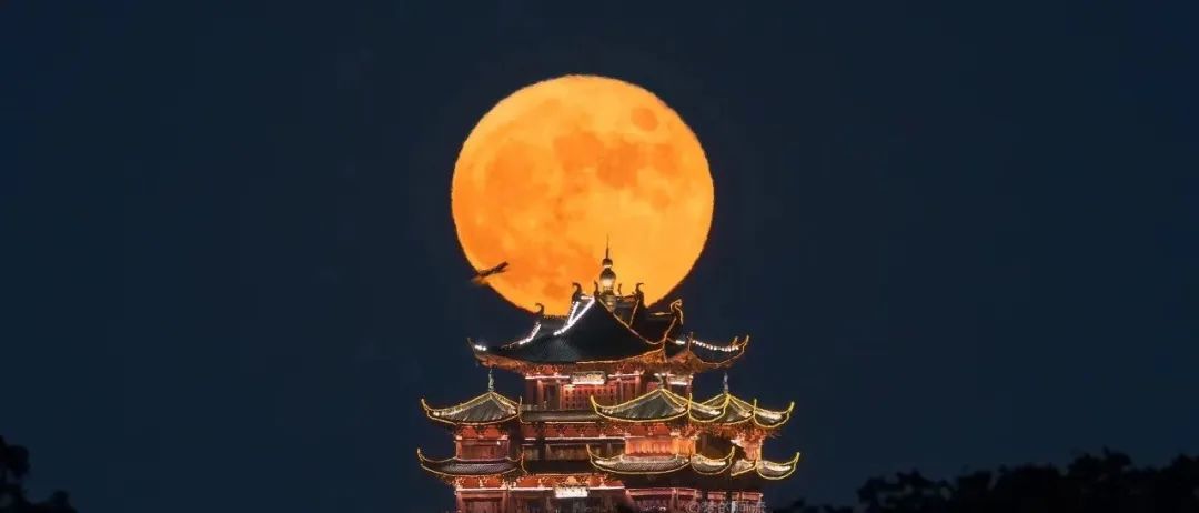 中秋国庆至，家国两圆时